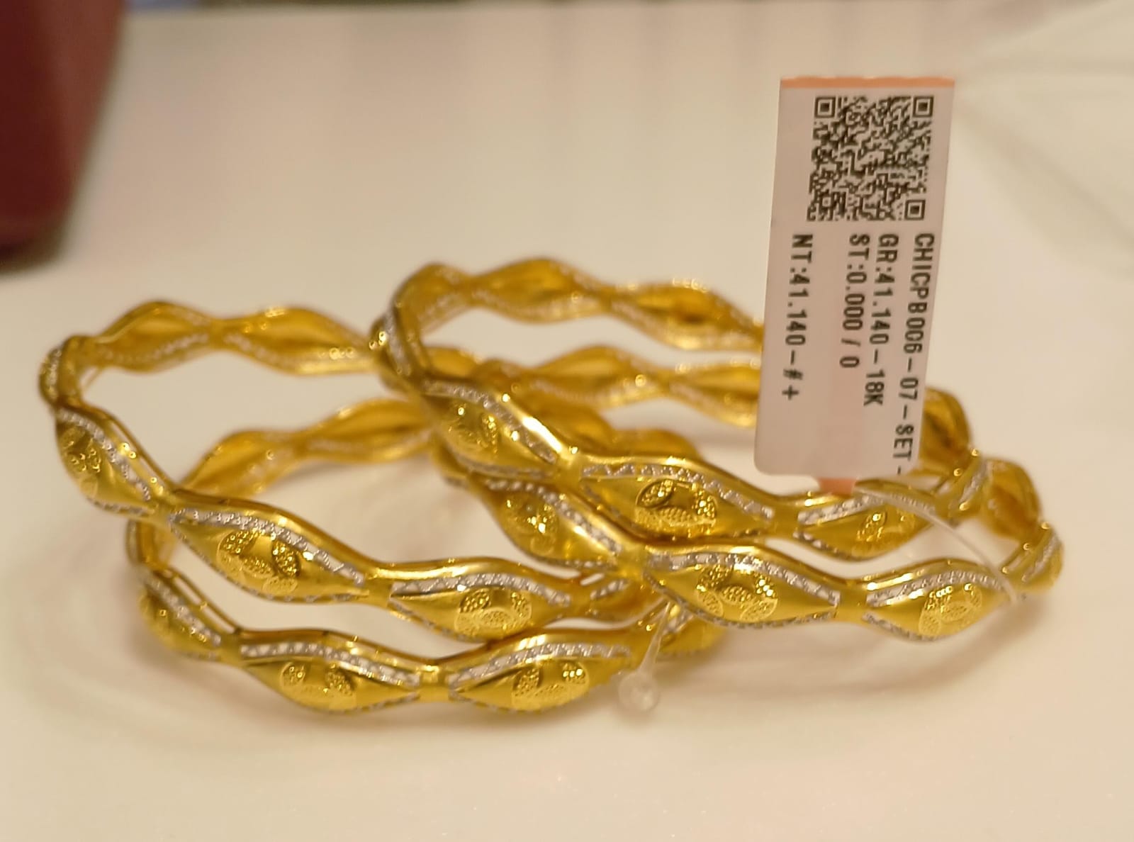 Gold kangan