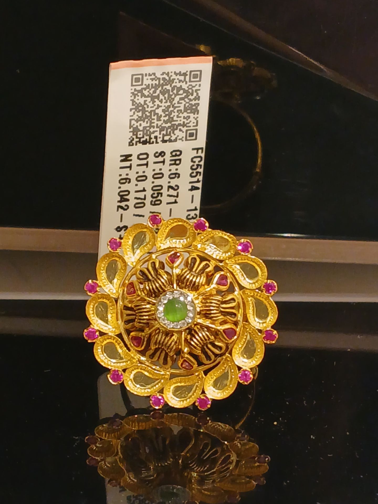 18kt Gold Ladies Ring